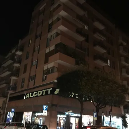 70's Luxury Cavour Бари